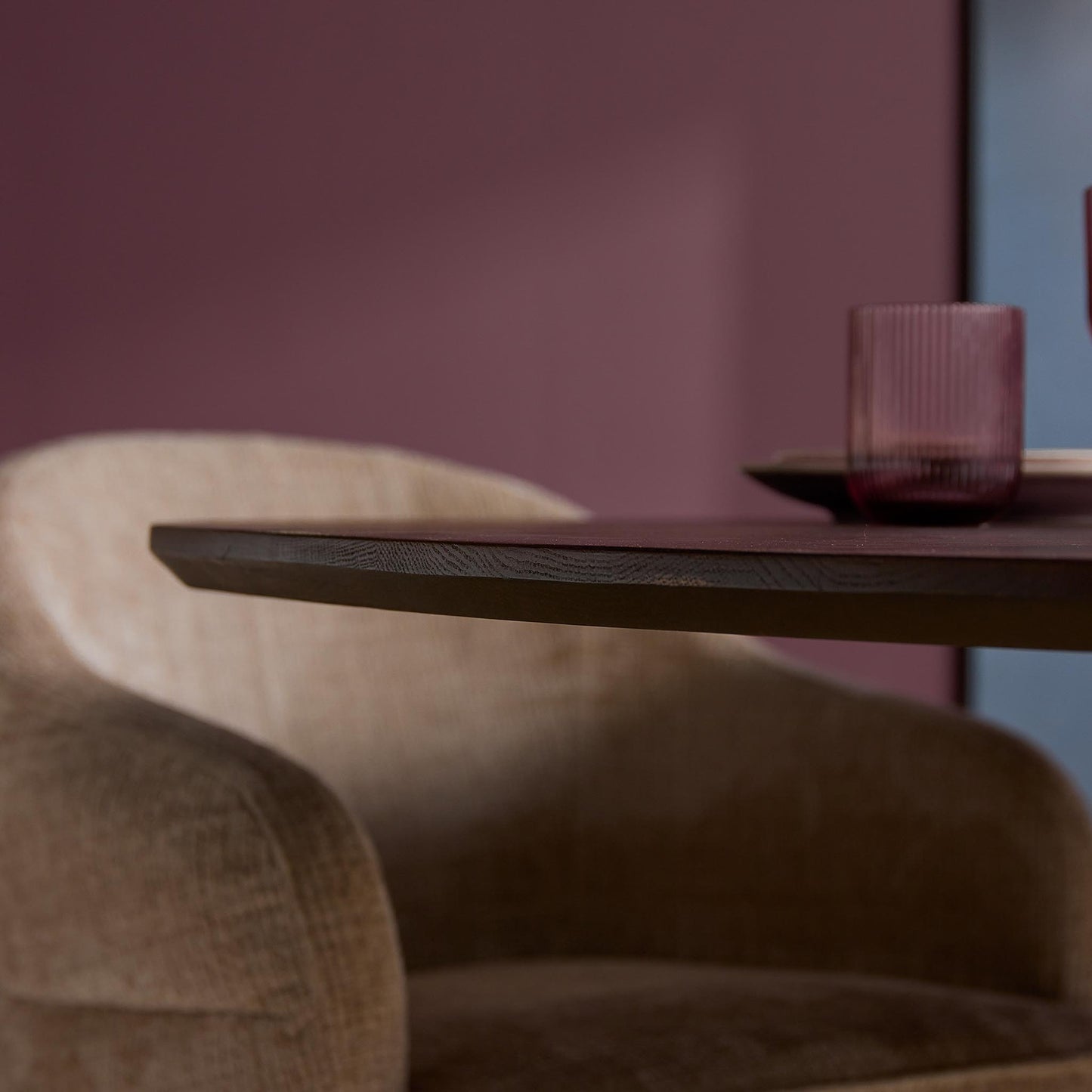 Eiken eettafel Ferris Bruin | Deens Ovaal | Onderstel Zwart