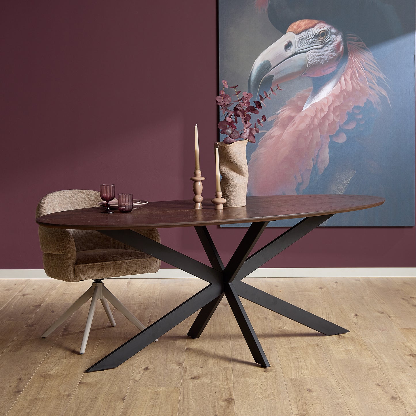 Eiken eettafel Ferris Bruin | Ovaal | Onderstel Zwart