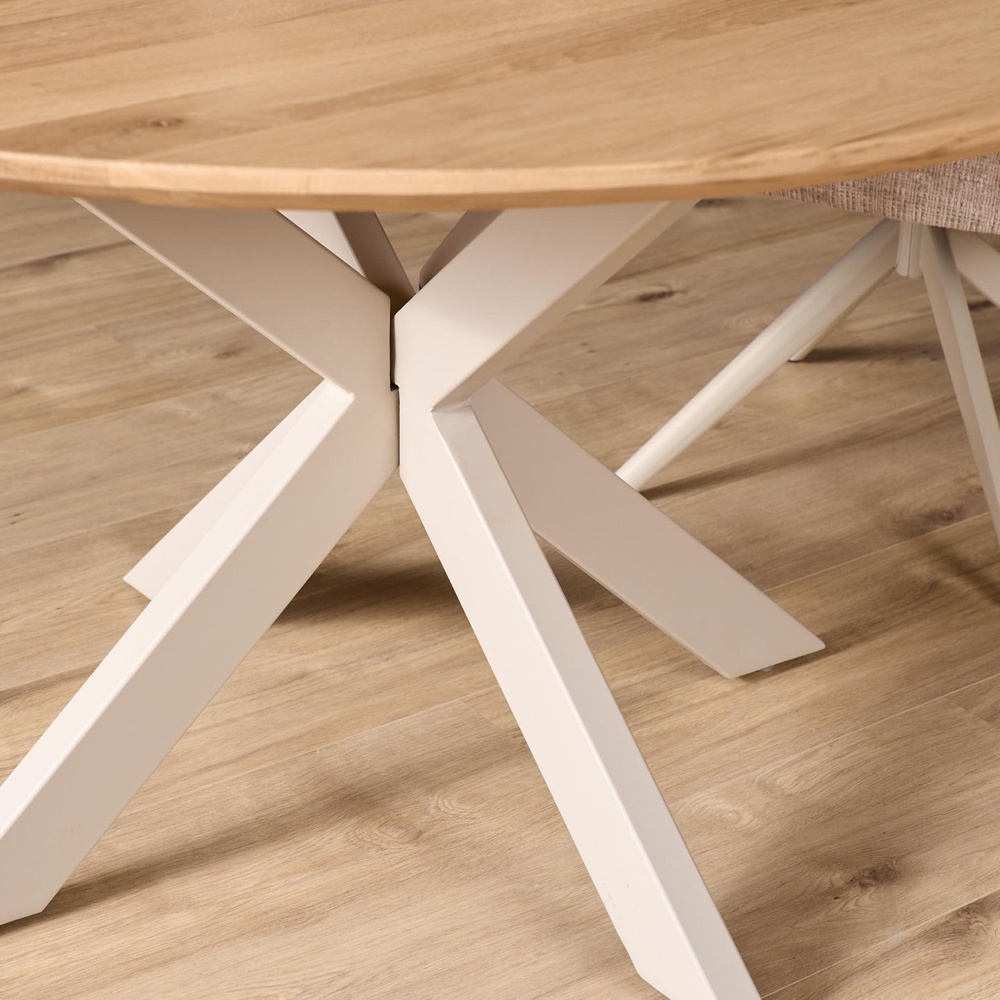 Eiken eettafel Ferris Rond | Sand Onderstel | Naturel