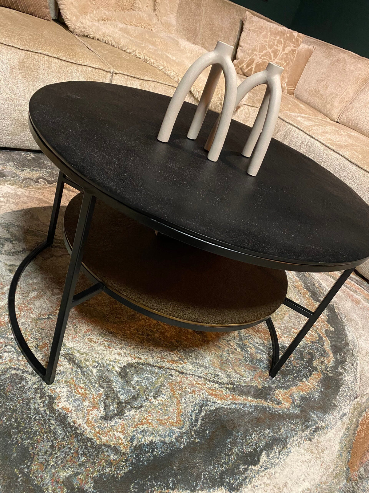 Salontafel Lecia zwart goud, detail van het materiaal