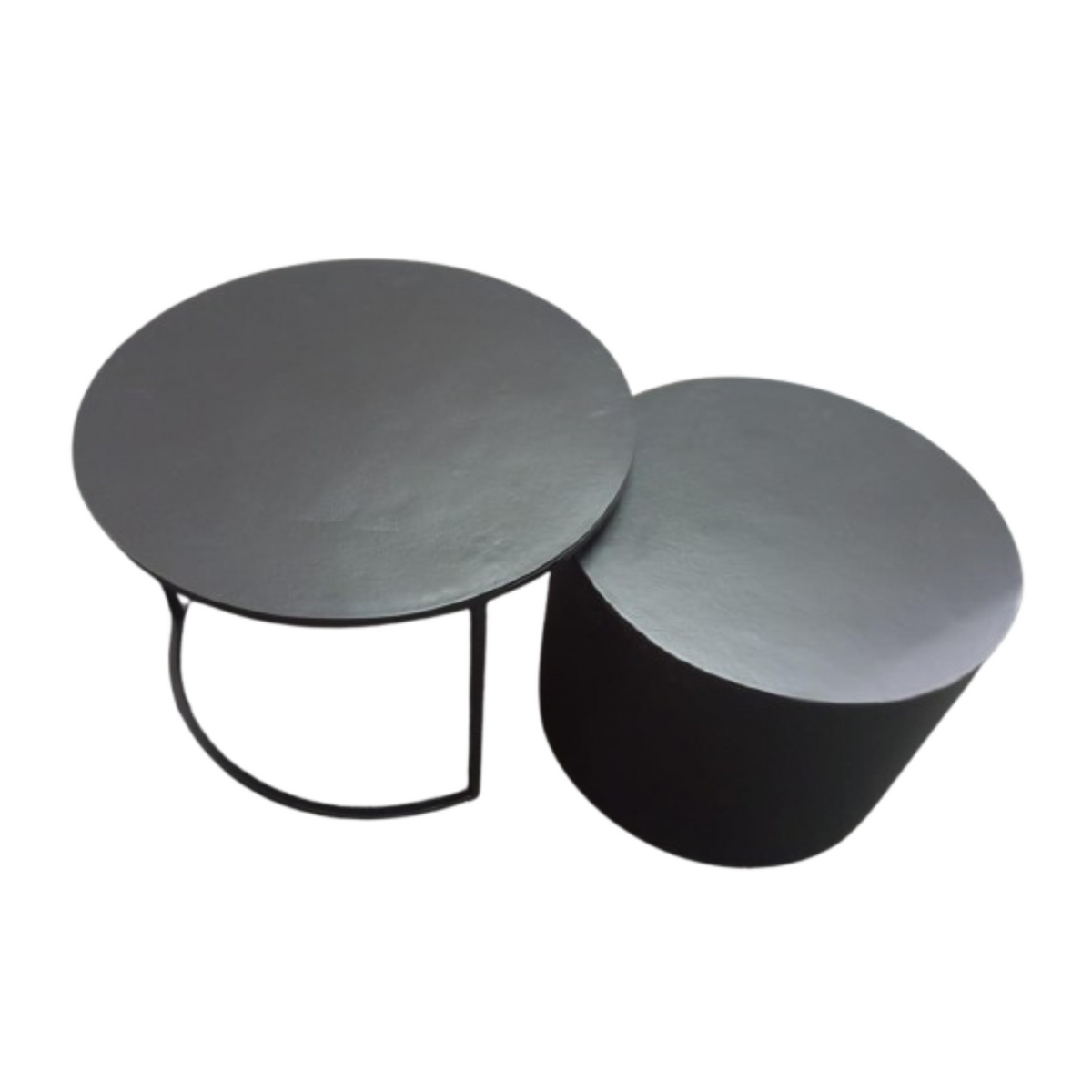 Salontafel Luna zwart aluminium, zijaanzicht op witte achtergrond