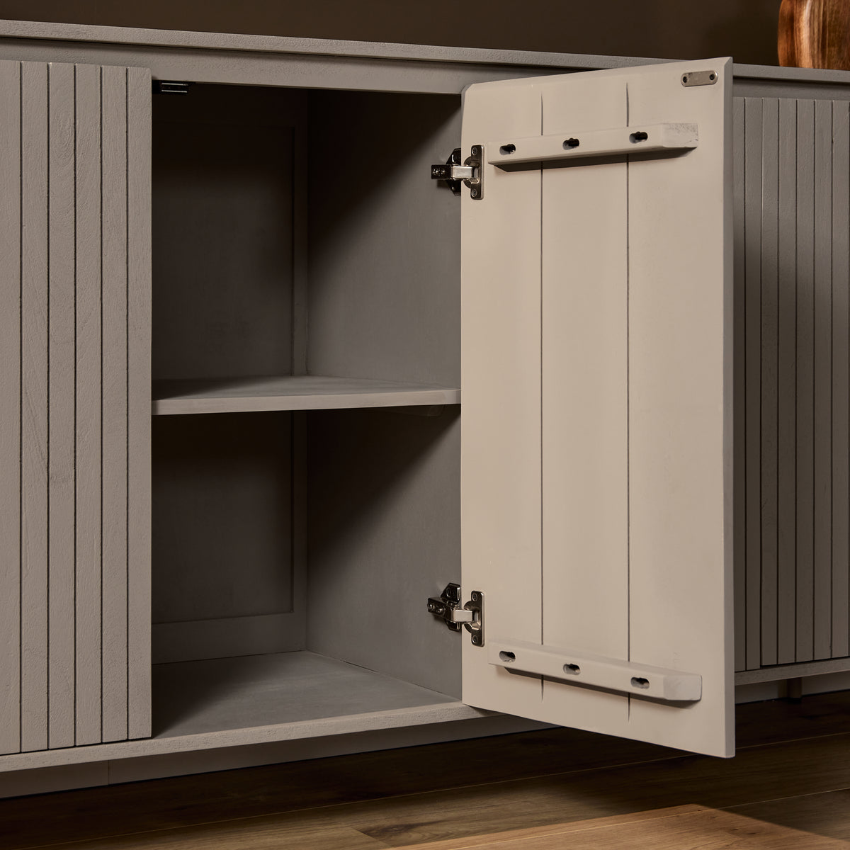 Dressoir Solana mangohout, detail van de functie