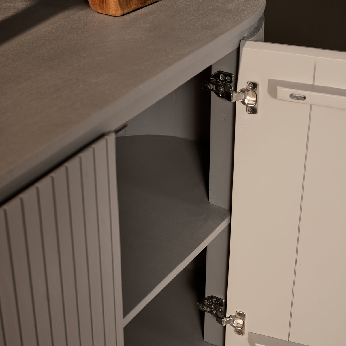 Dressoir Solana mangohout, detail van de functie