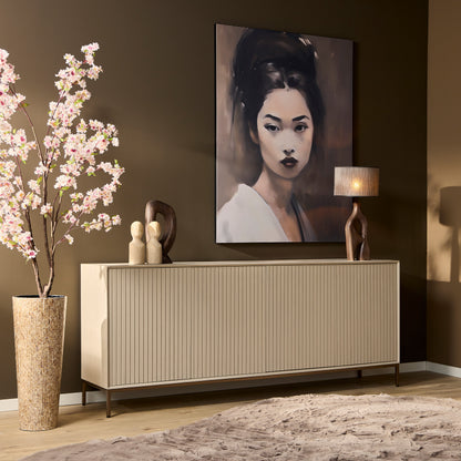 Dressoir Madison zand, schuin vooraanzicht in een interieur