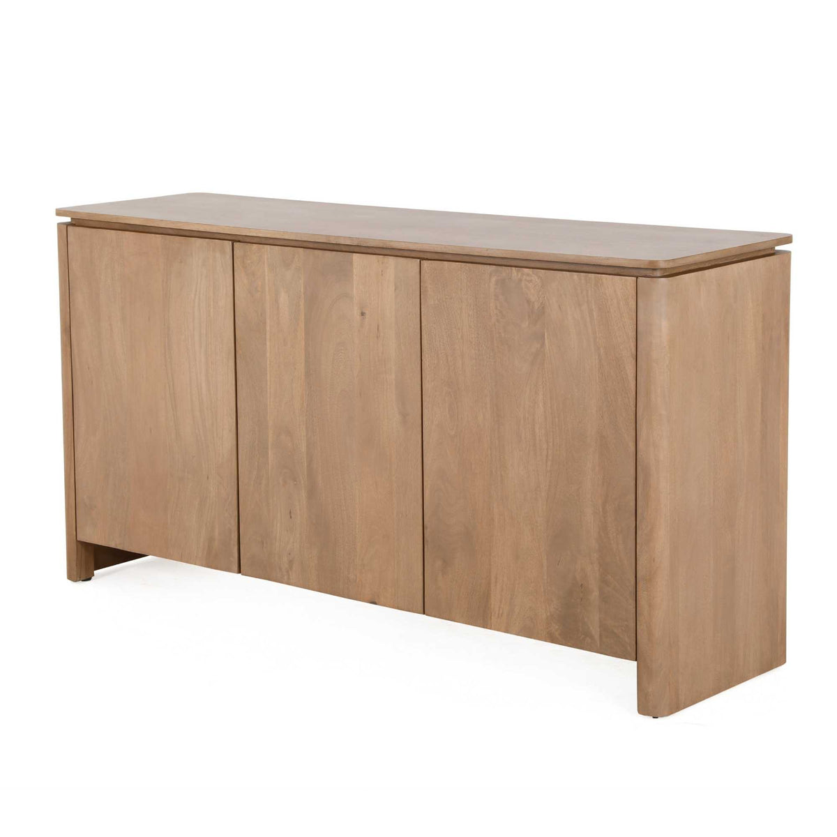 Dressoir Dallas naturel mangohout 165 cm, schuin vooraanzicht op witte achtergrond