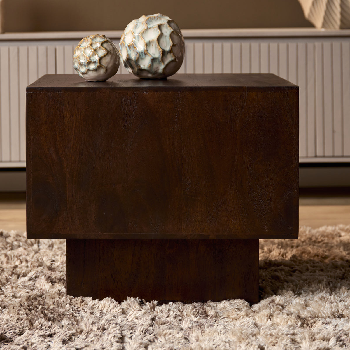 Salontafel Livia | Bruin | Mangohout — Zijaanzicht - sfeer