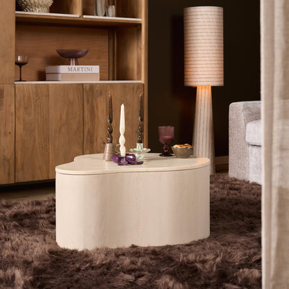 Salontafel Lovi zand mangohout 77 cm, vooraanzicht in een interieur