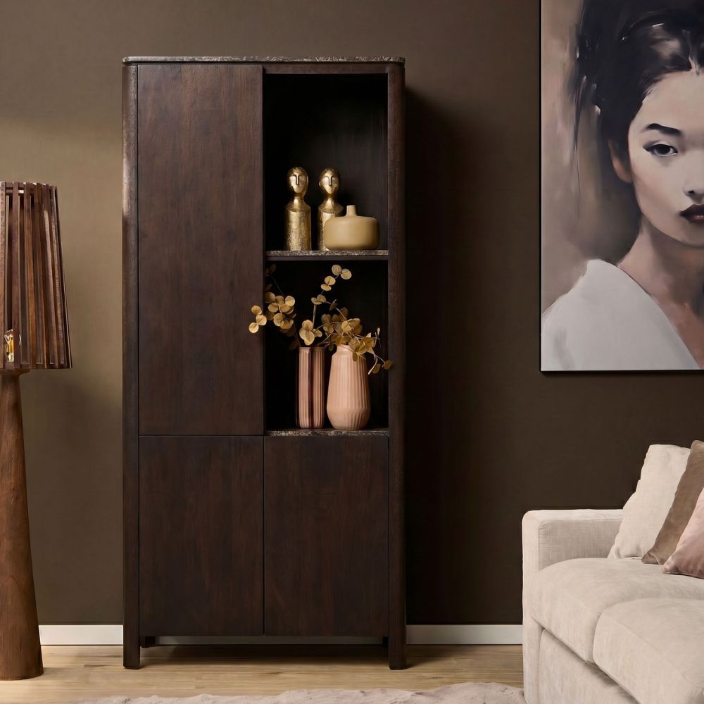 Vakkenkast Dallas Bruin Mangohout 90 cm — Vooraanzicht - sfeer