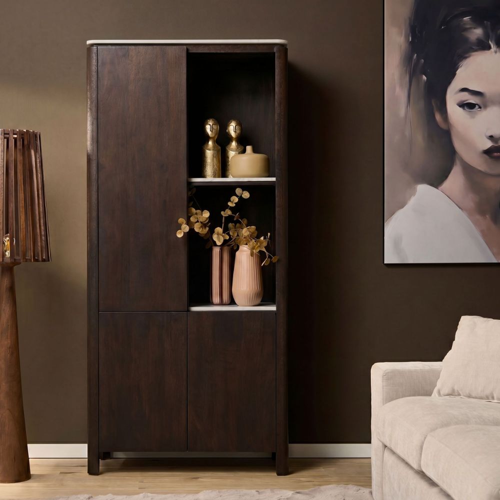 Vakkenkast Dallas Bruin Mangohout 90 cm — Vooraanzicht - sfeer