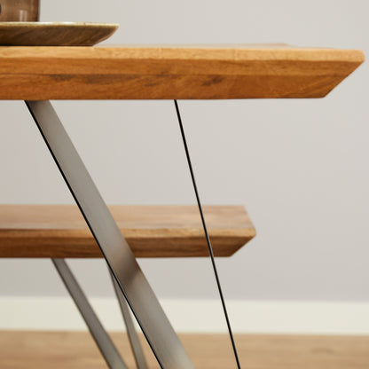 Eetkamertafel Extense naturel mangohout, detail van het materiaal