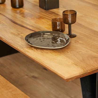 Eetkamertafel Extense naturel mangohout, detail van het materiaal