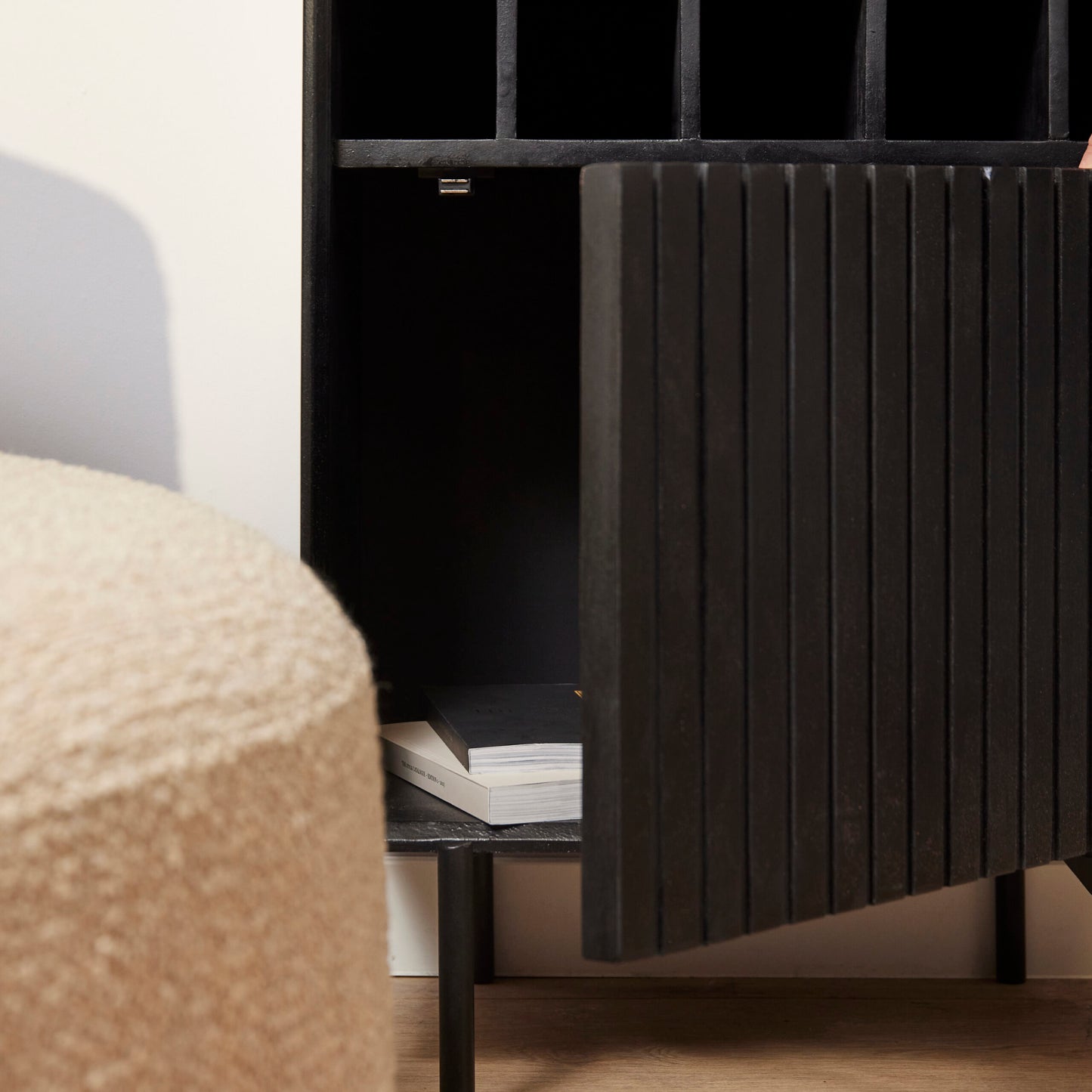 Wijnkast Madison | Zwart Mangohout