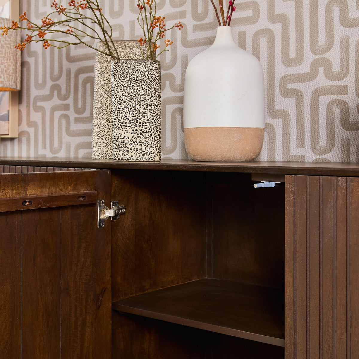 Dressoir Madison bruin, detail van de functie