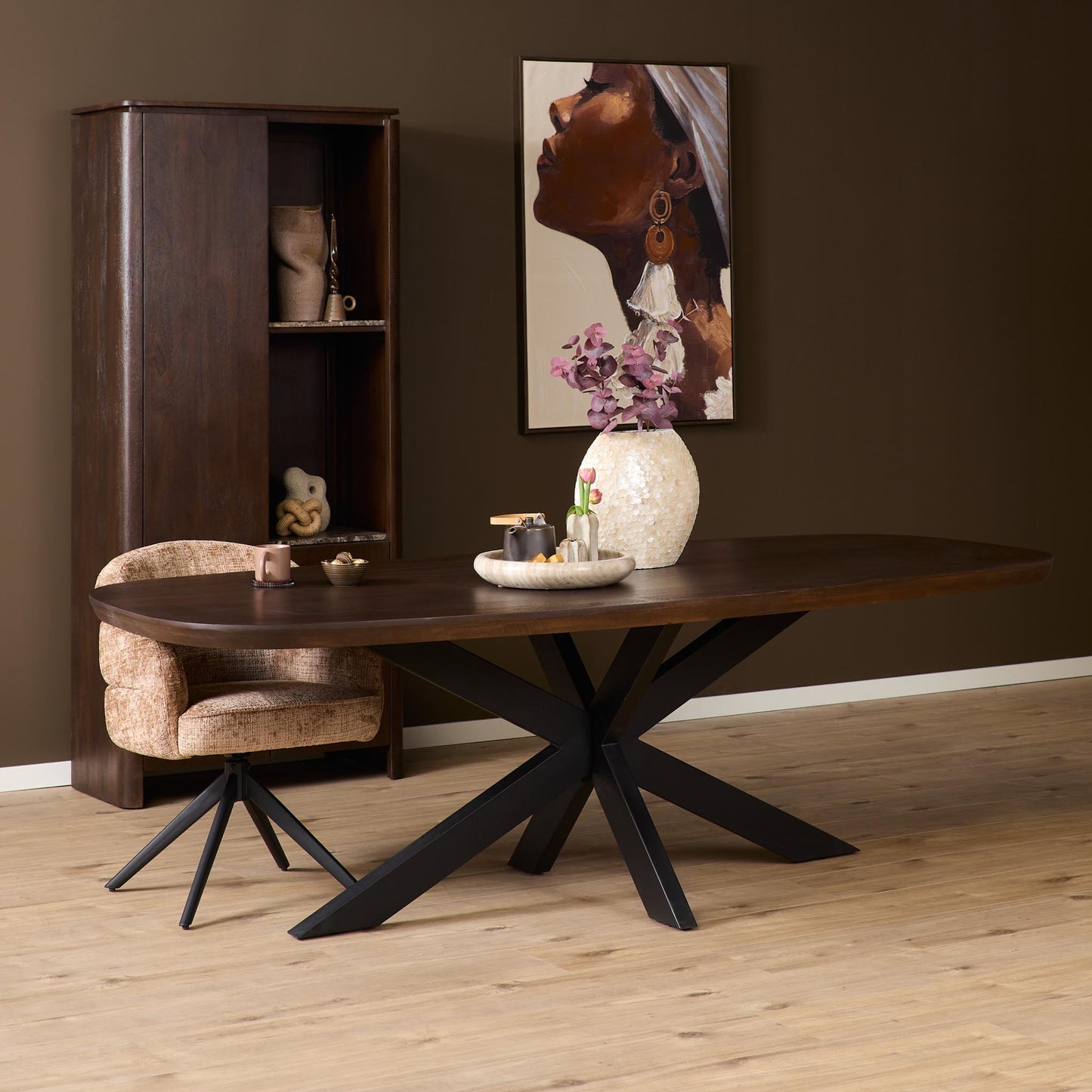Eettafel Madison Brown | Deens Ovaal | Onderstel Zwart