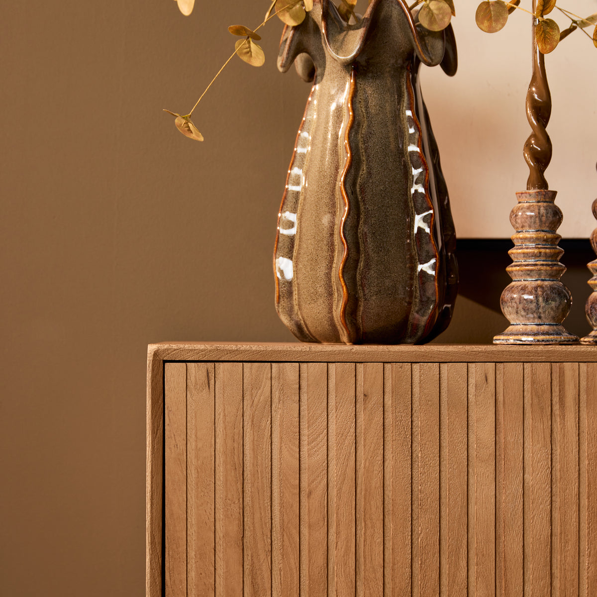 Dressoir Madison naturel mangohout, detail van het materiaal