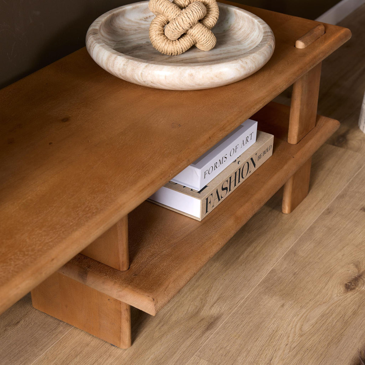Tv meubel Lina naturel mangohout, detail van het materiaal