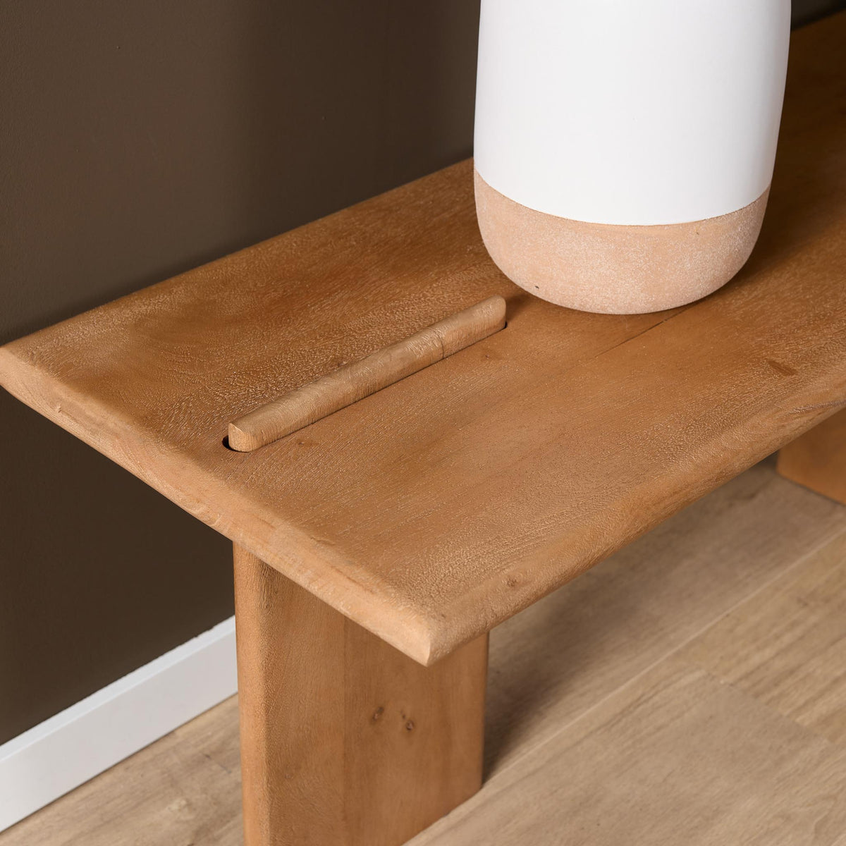 Tv meubel Lina naturel mangohout, detail van het materiaal