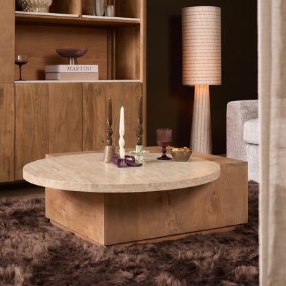 Salontafel Numa naturel travertin, vooraanzicht in een interieur