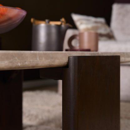 Salontafel Maeve bruin mangohout, detail van het materiaal