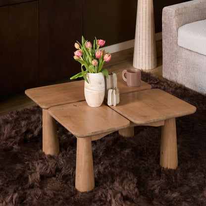 Salontafel Vona naturel mangohout, vooraanzicht in een interieur
