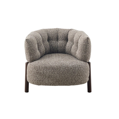 Fauteuil Feda bruin stof, vooraanzicht op witte achtergrond