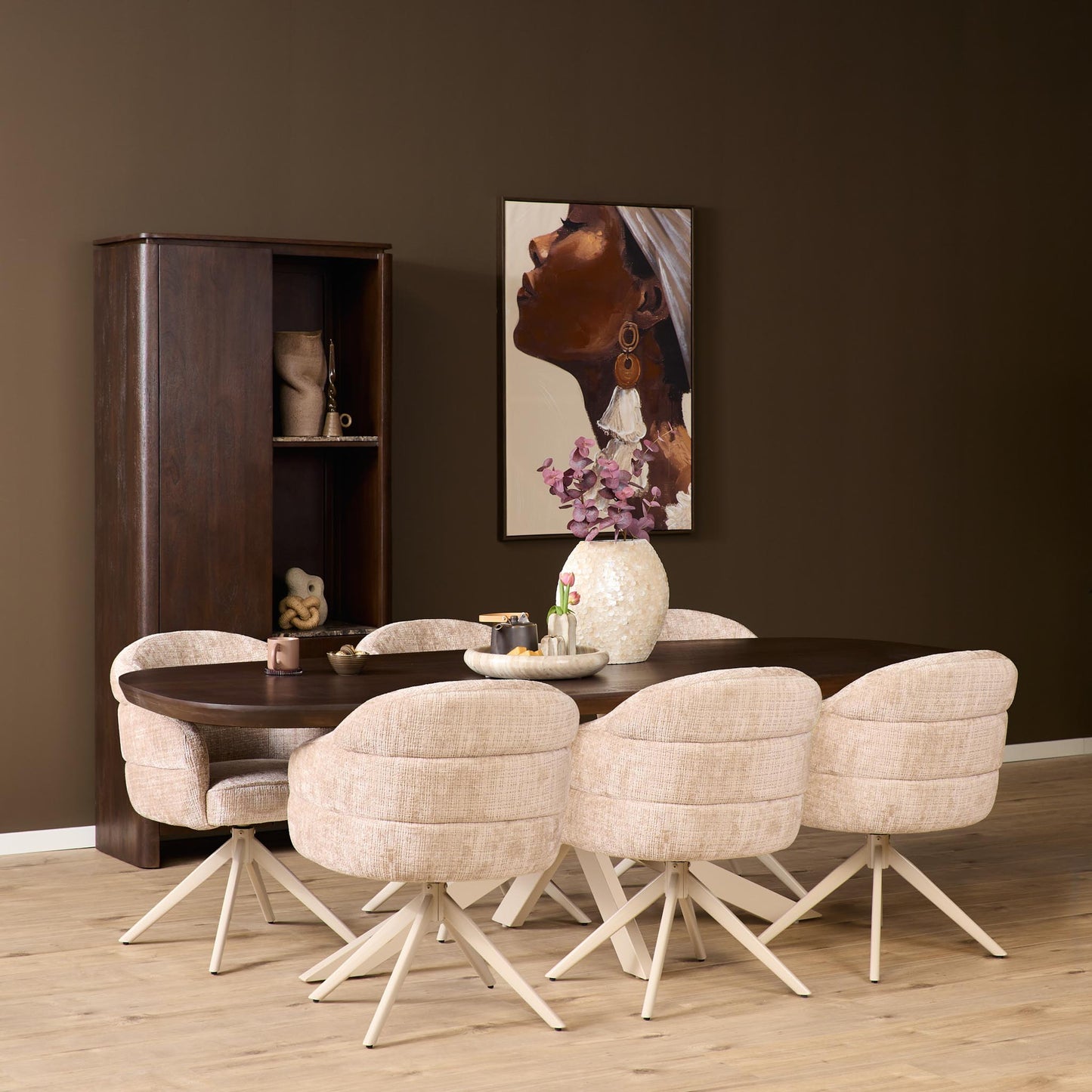 Eetkamerstoel Bella | Beige Cremona | Onderstel Sand