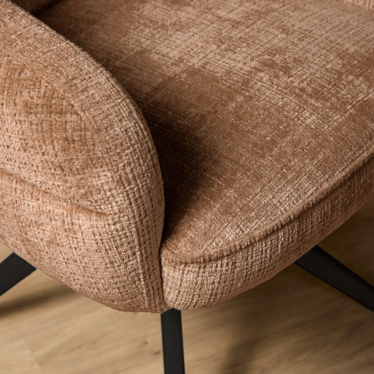 Eetkamerstoel Bella | Cinnamon Cremona | Onderstel Black