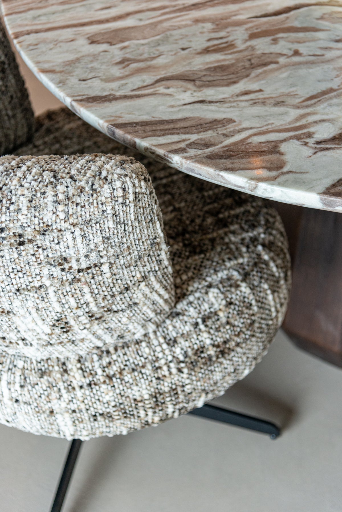 Eettafel Oberoy beige mangohout