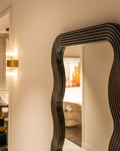 Spiegel Mayfield bruin glas, detail van het materiaal