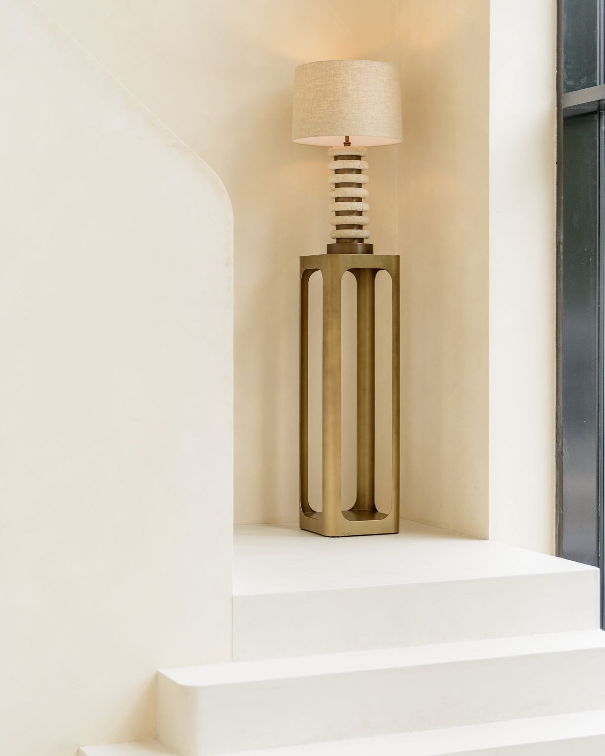 Woonaccessoire Claridge goud ijzer in een interieur