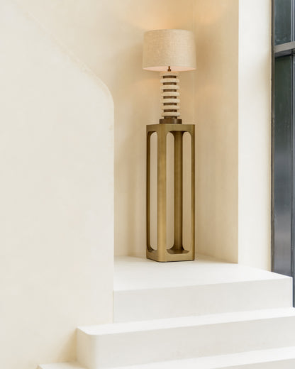 Woonaccessoire Claridge goud ijzer in een interieur