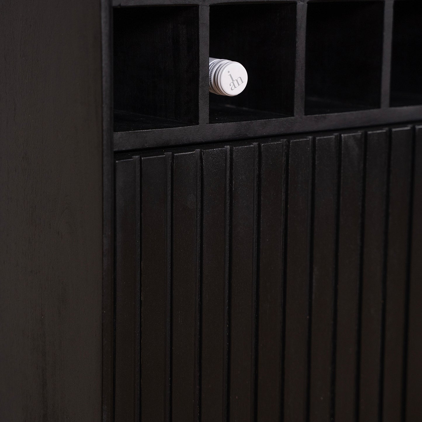 Wijnkast Madison | Zwart Mangohout