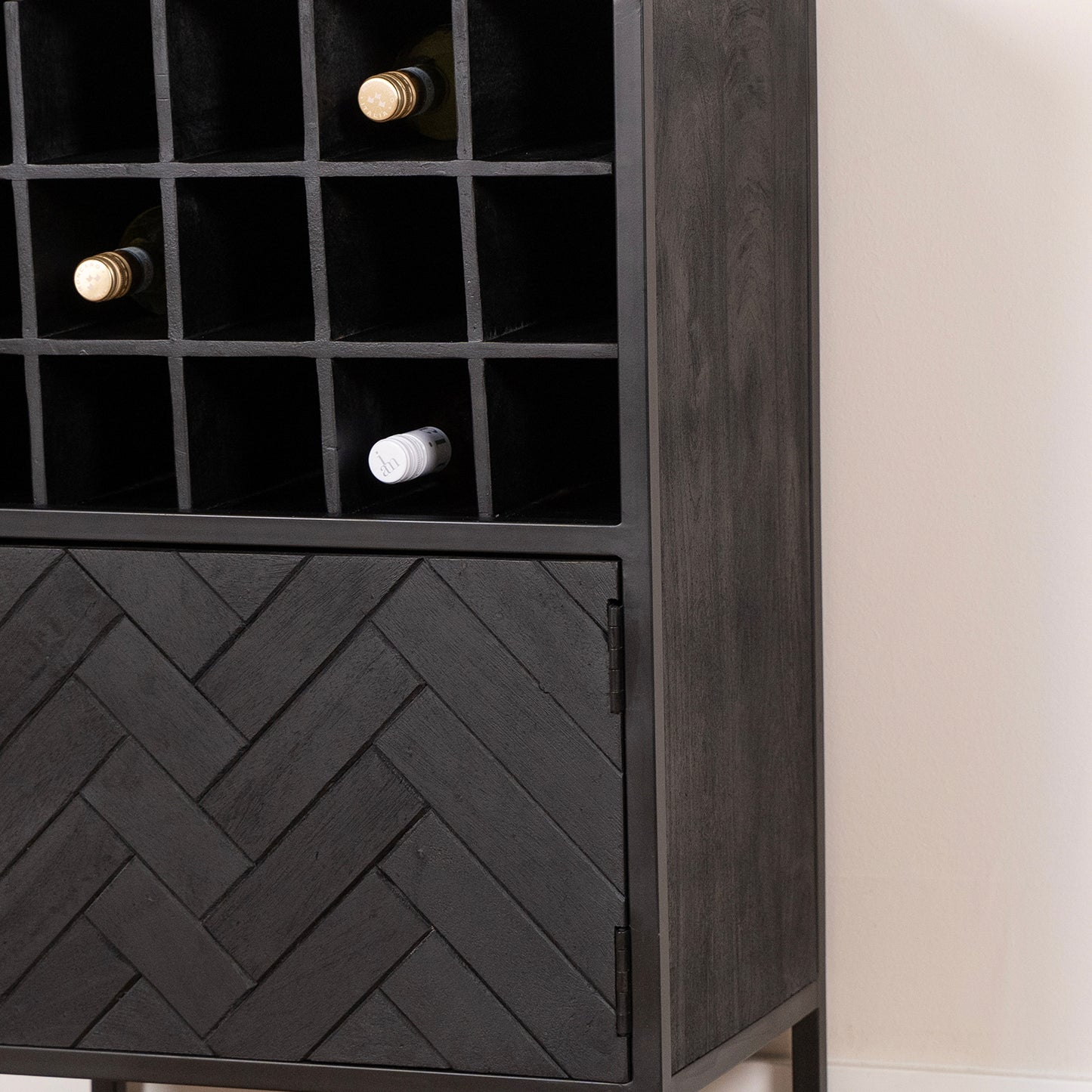 Wijnkast Yara | Zwart Mangohout