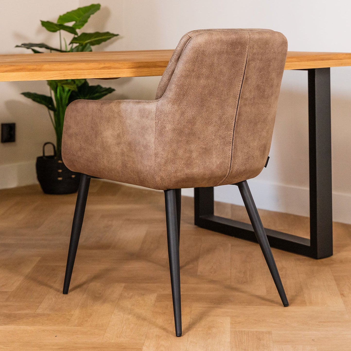 Eetkamerstoel Bailey | Magazijn leegverkoop