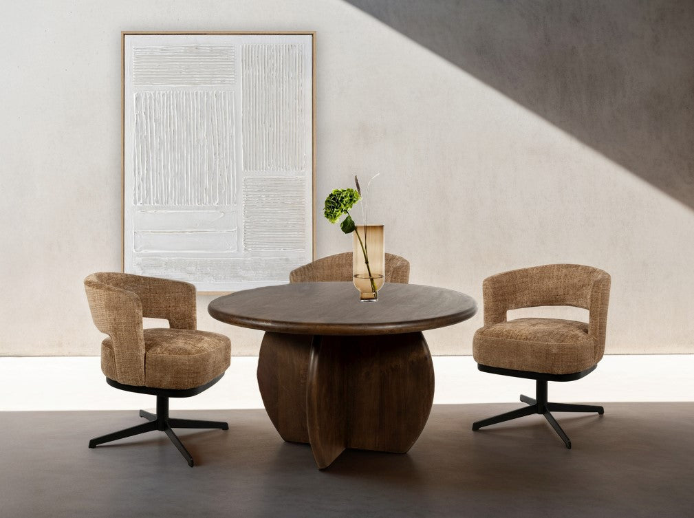 Eetkamerstoel Bruce draaipoot 360 cermona cinnamon in een interieur