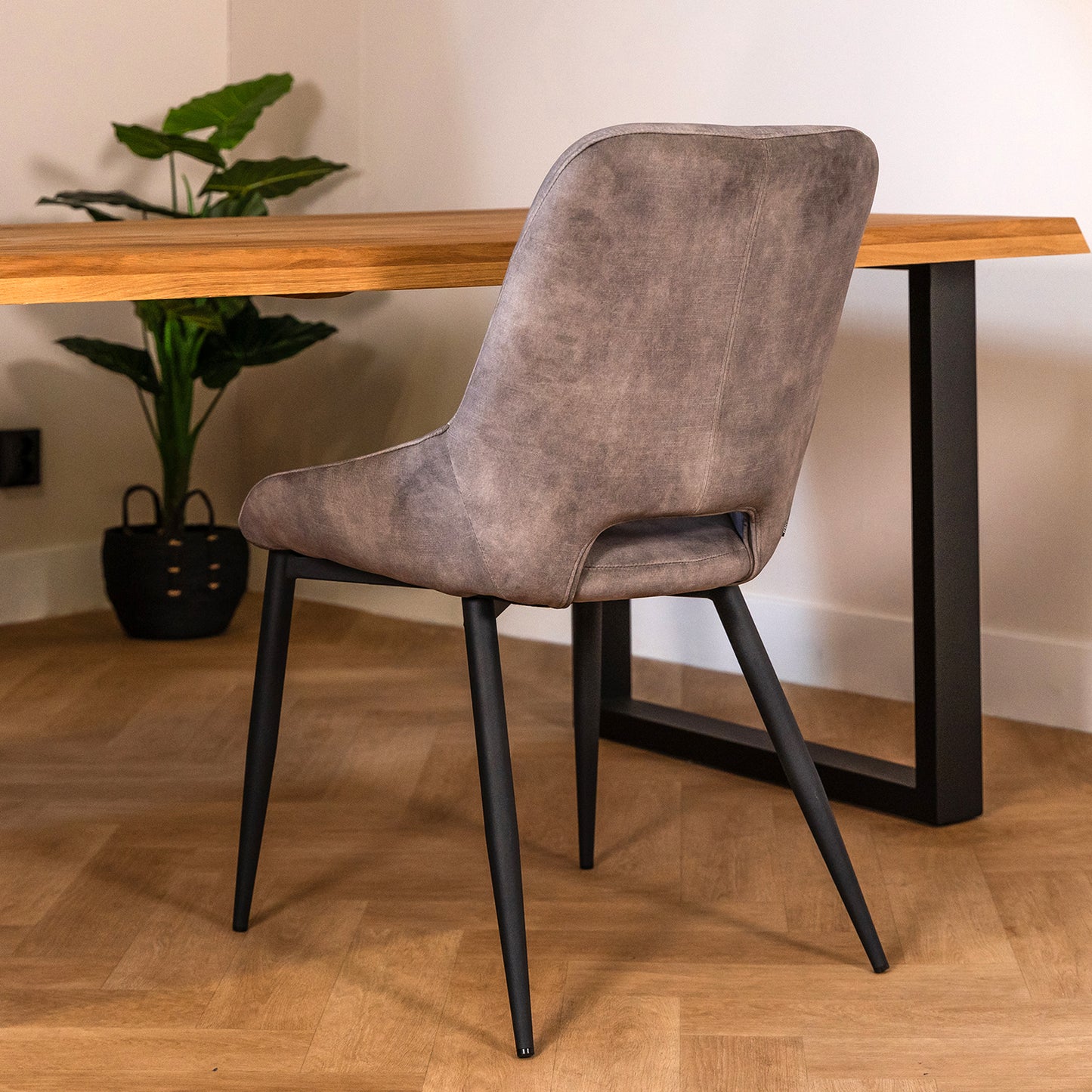 Eetkamerstoel Chili | Velvet Goldy Clay