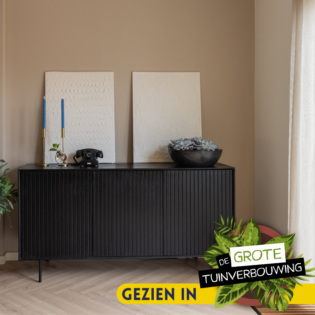Dressoir Madison zwart mangohout, vooraanzicht in een interieur