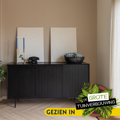 Dressoir Madison zwart mangohout, vooraanzicht in een interieur