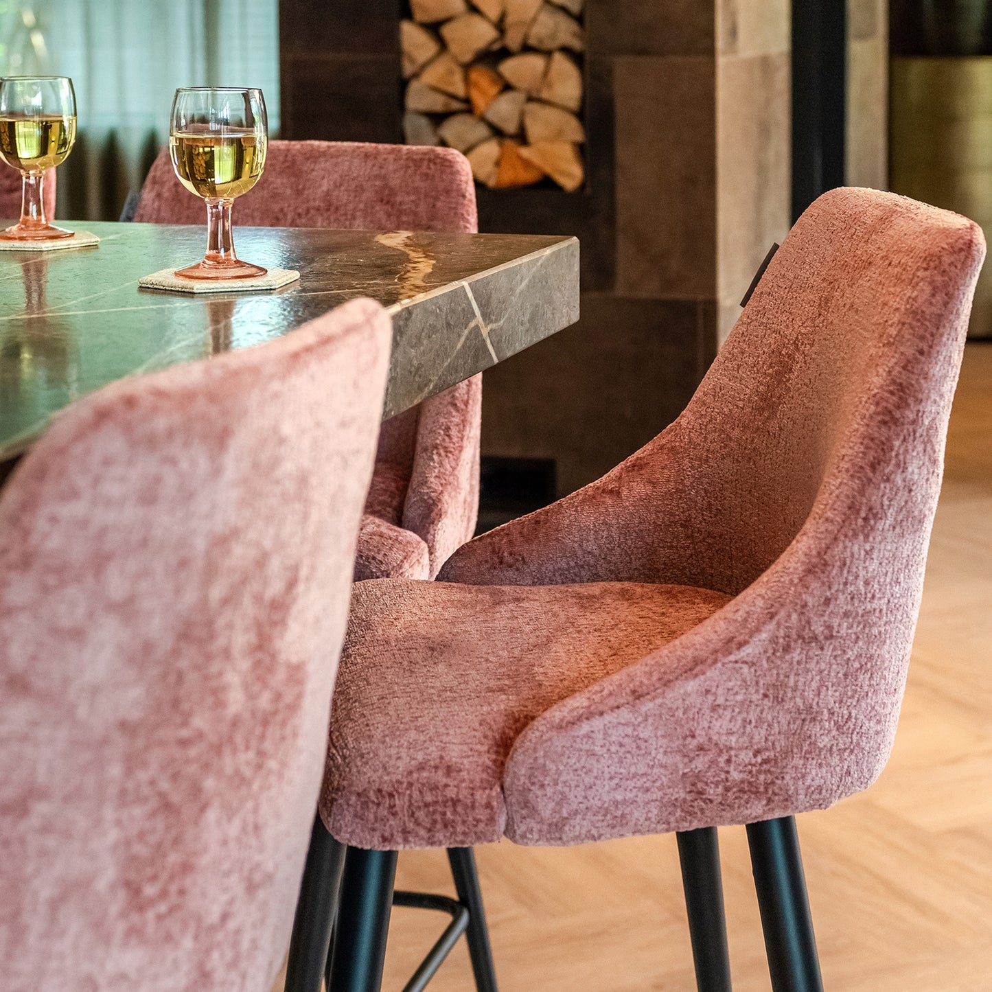 Barstoel Brooke | Kookeiland of Bartafel | Rose Chenille