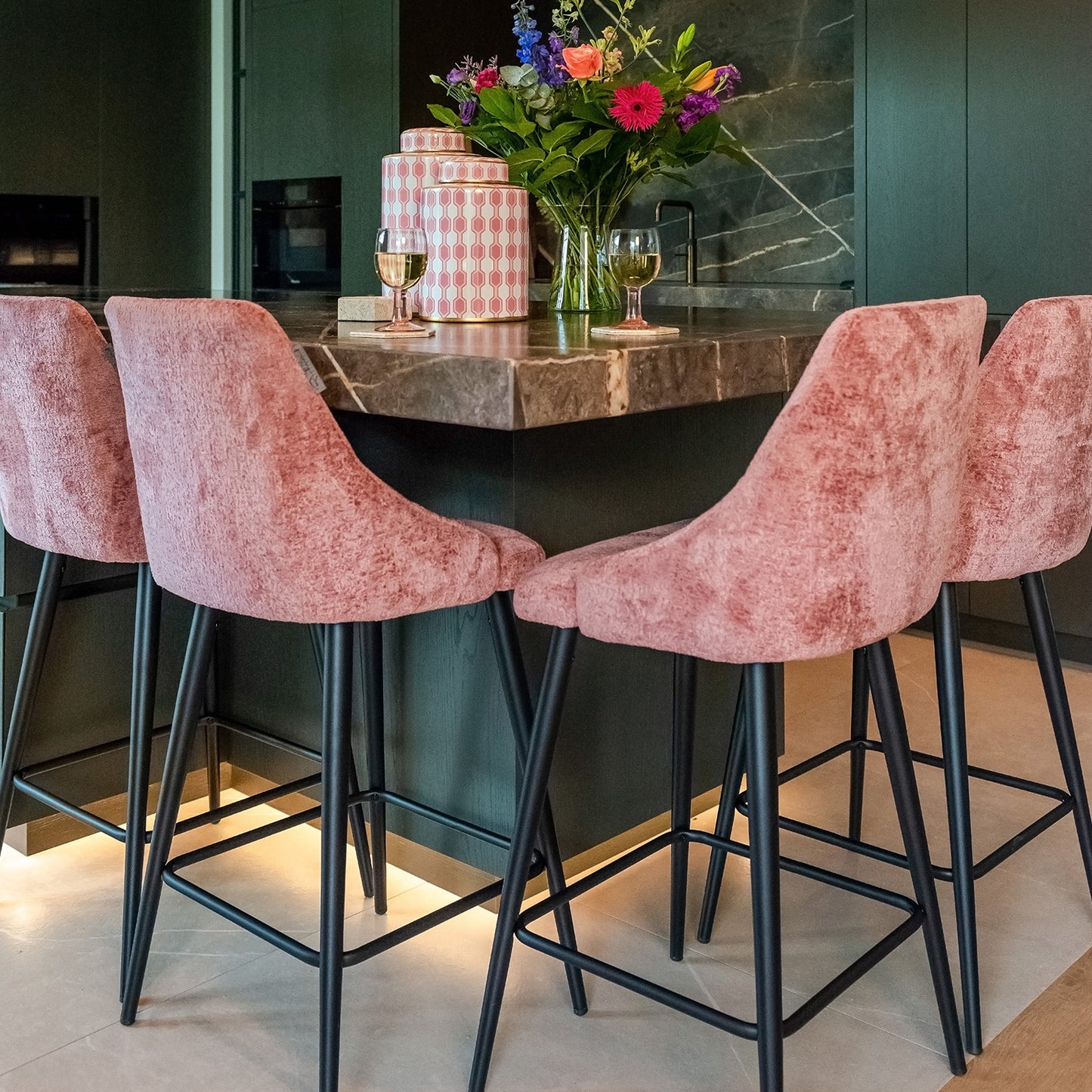 Barstoel Brooke | Kookeiland of Bartafel | Rose Chenille