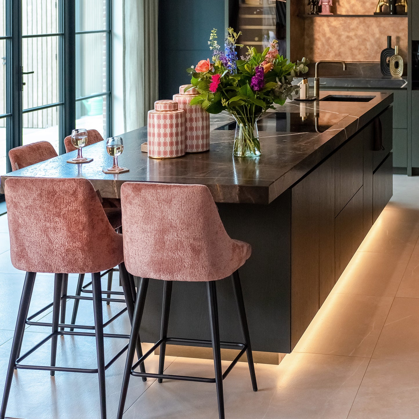 Barstoel Brooke | Kookeiland of Bartafel | Rose Chenille