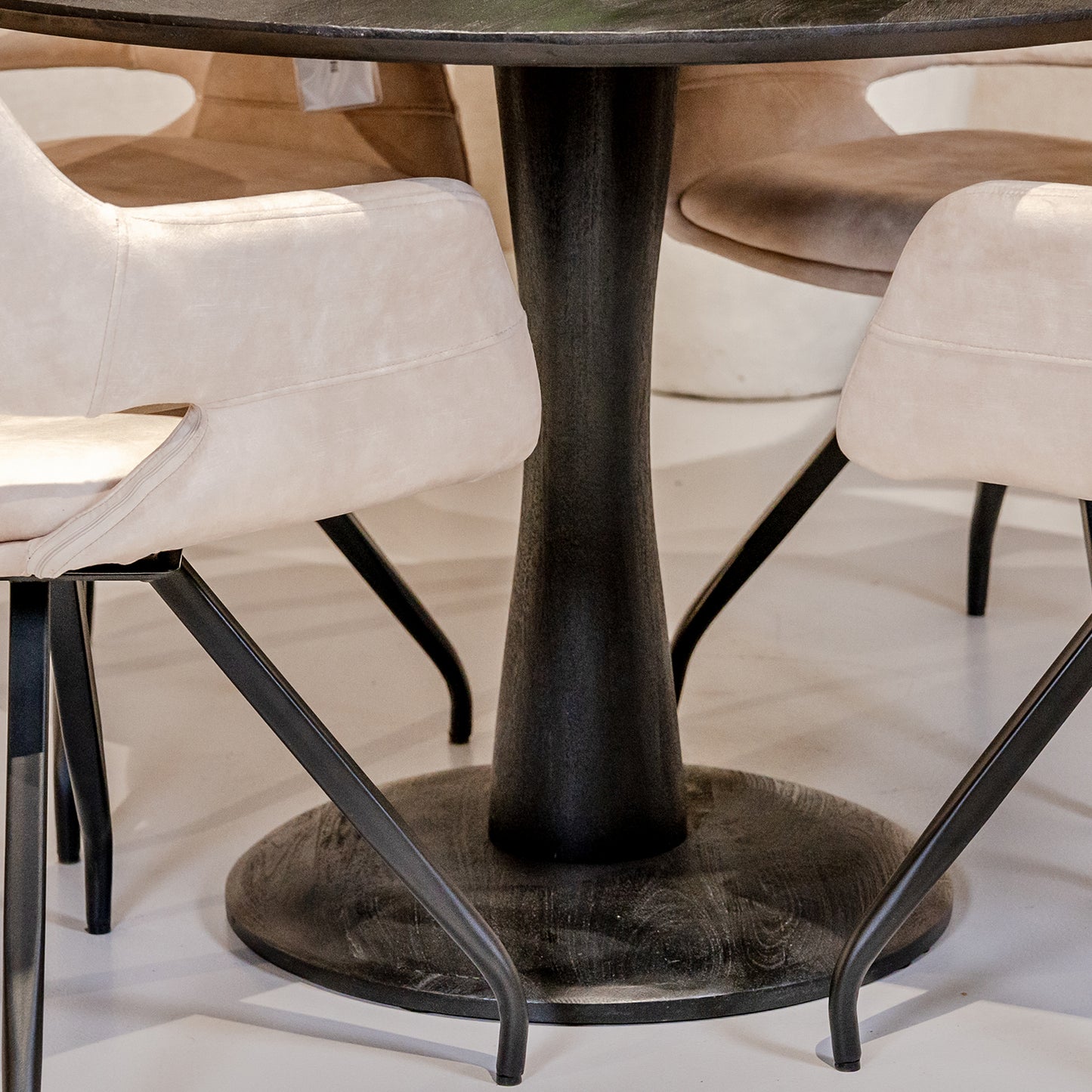 Eettafel Brix Vivian | Rond | Zwart Mangohout