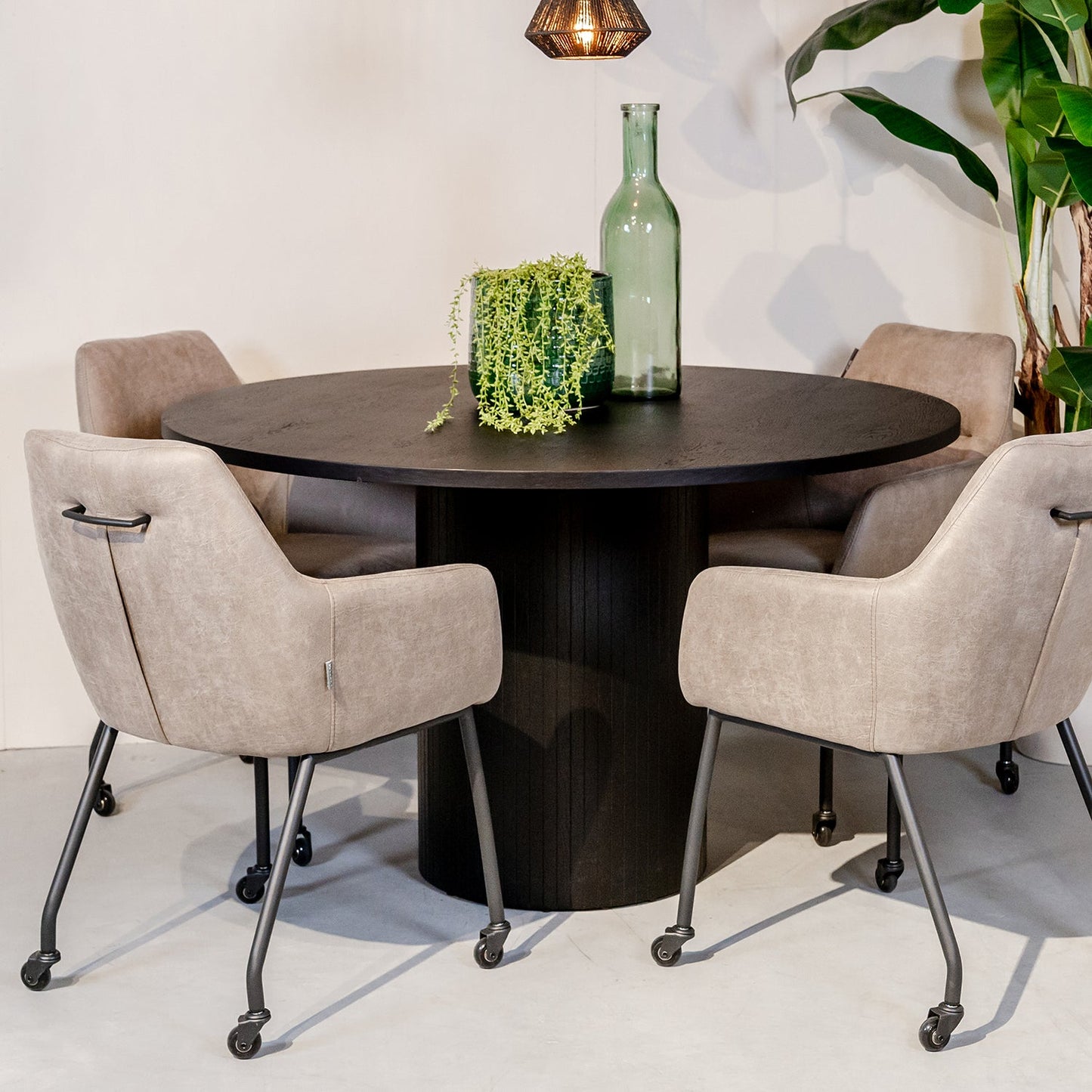 Eettafel Oliva | Rond | Eikenhout | Magazijn leegverkoop