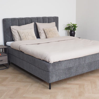 Bed Ella | Stof Grijs | Inclusief Matras & Topper