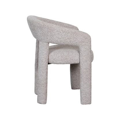 Eetkamerstoel Takara beige stof, zijaanzicht op witte achtergrond