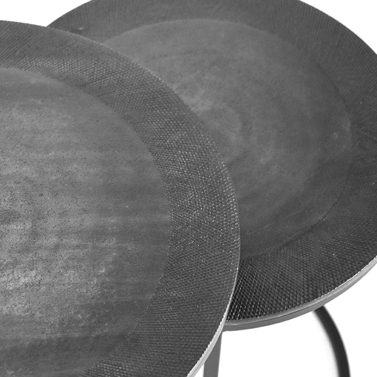 Salontafel Set Pair grijs metaal, detail van het materiaal