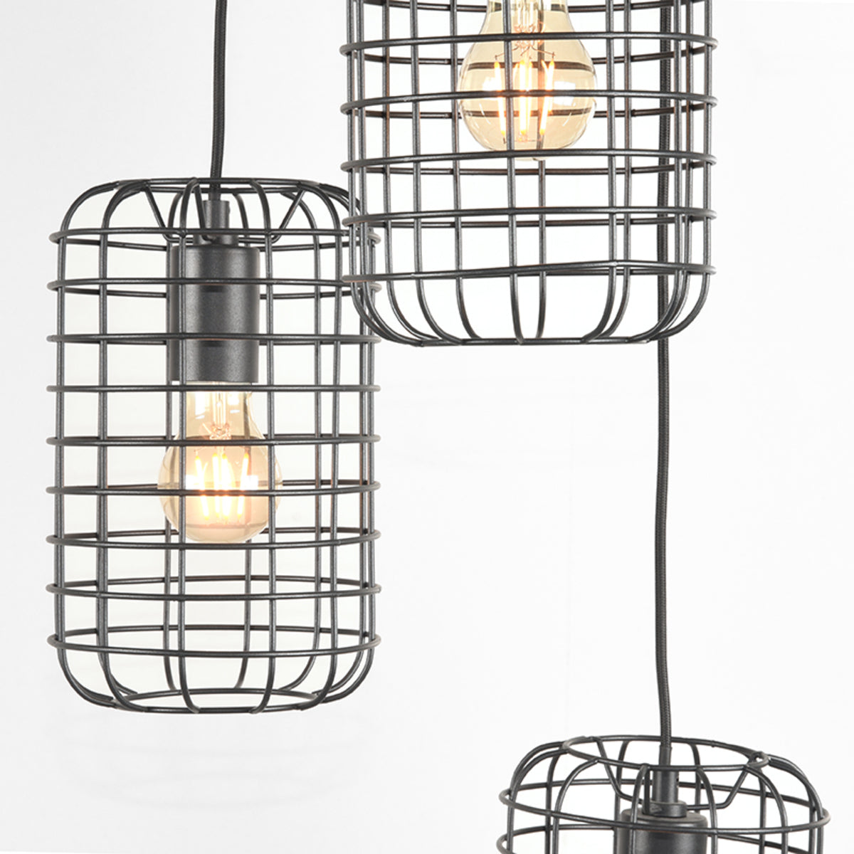 Hanglamp Solido zwart metaal, detail van het materiaal