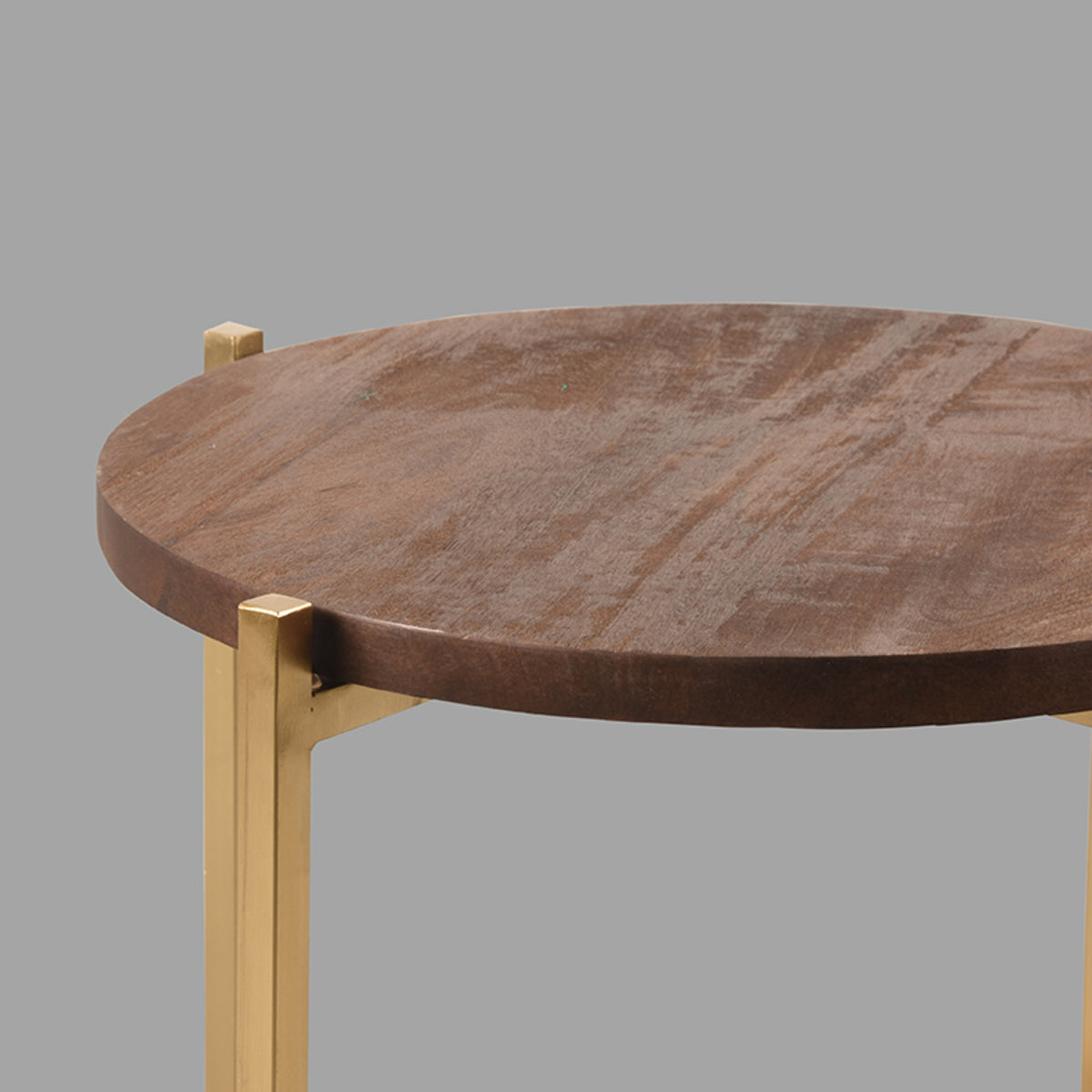 Bijzettafel Dox bruin mangohout, detail van het materiaal
