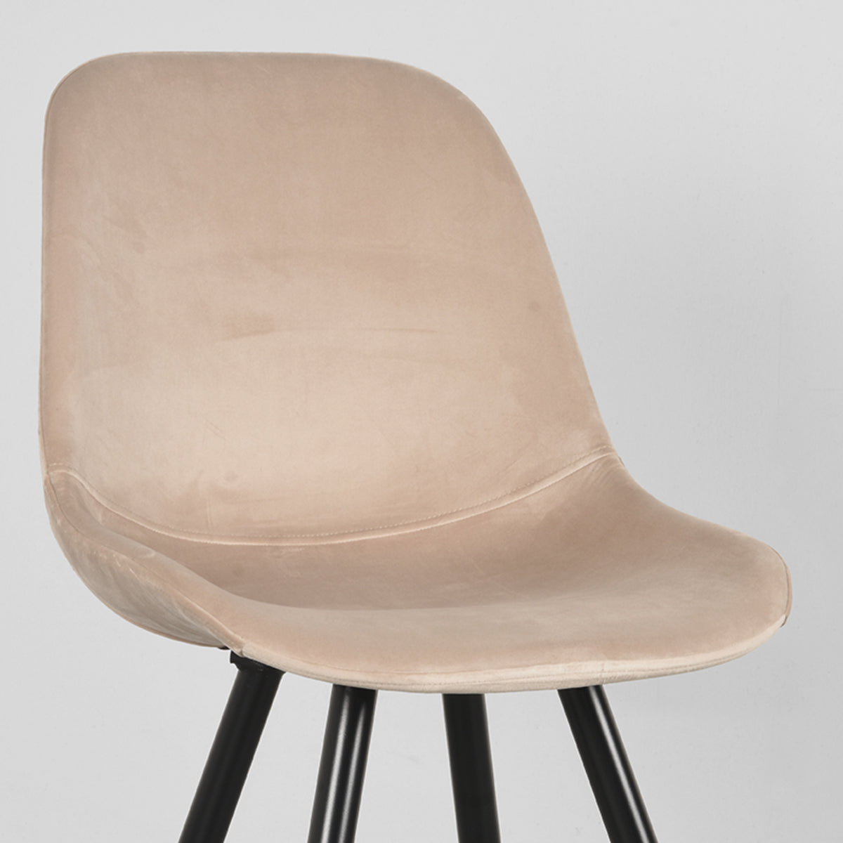 Eetkamerstoel Capri | Zand Velvet — Vooraanzicht - sfeer