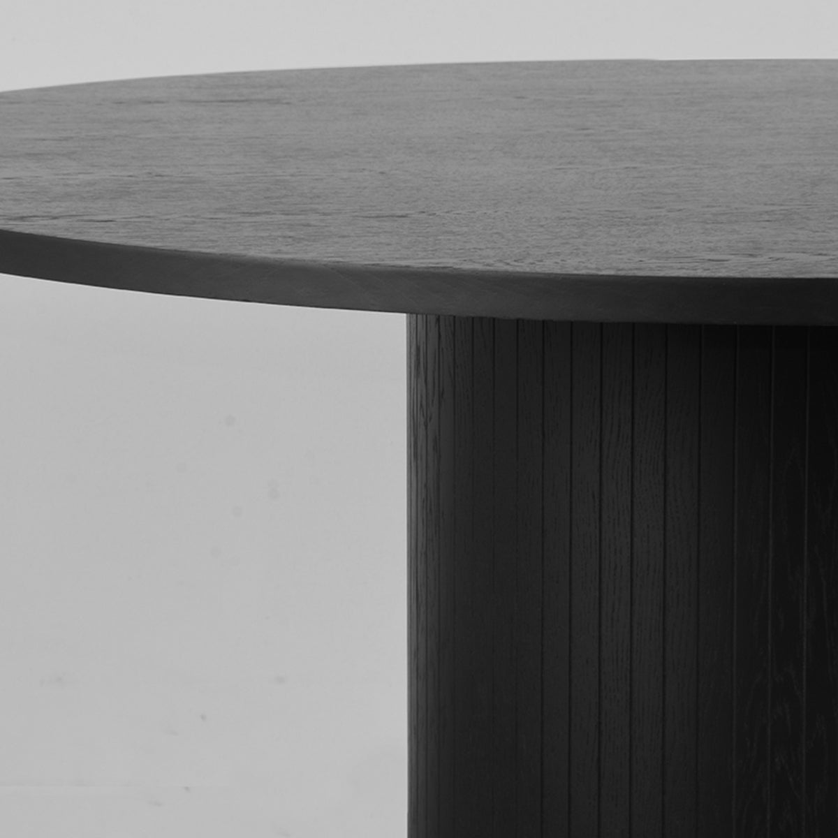 Eettafel Oliva | Rond | Zwart Eikenhout | Magazijn leegverkoop